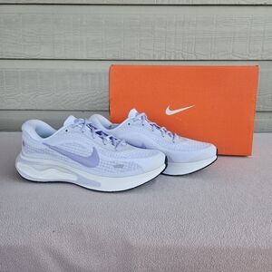 Nike Journey Run Athletic Sneaker Women SZ 9 White Purple Hydrangeas FJ7765-113